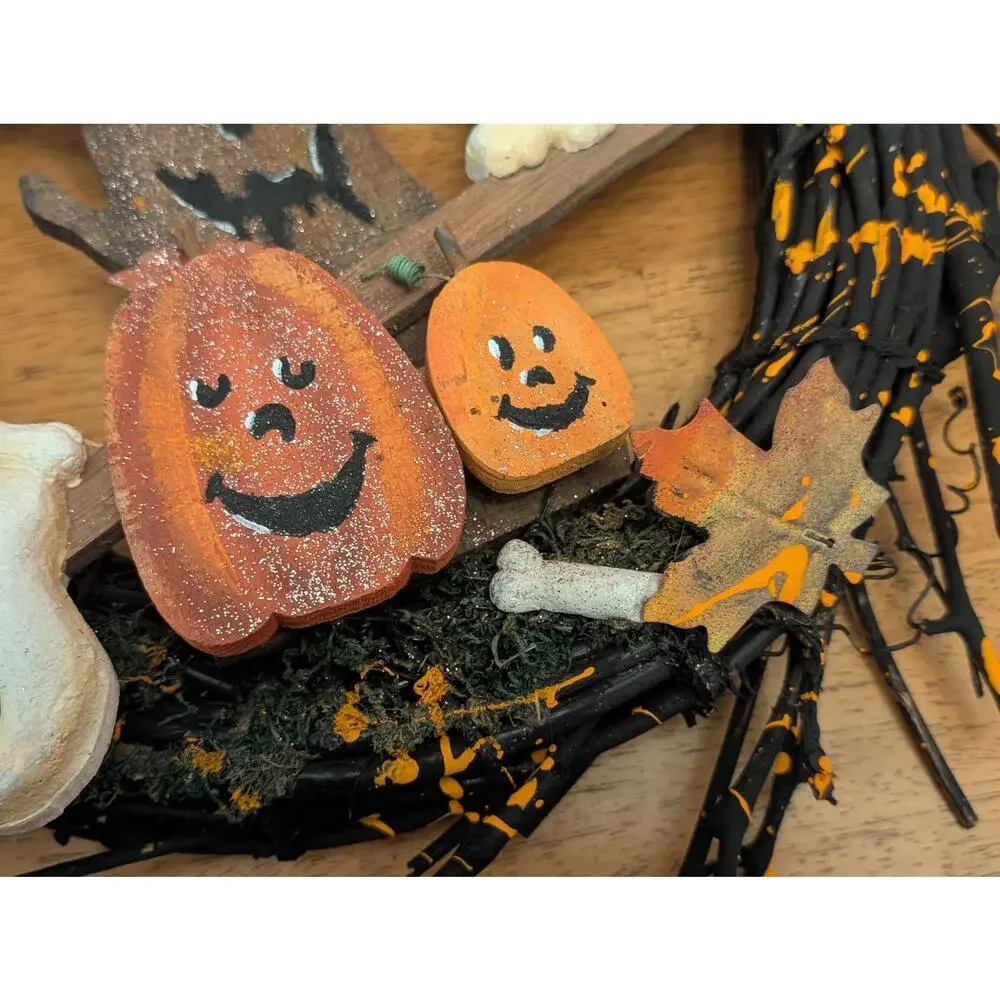 Halloween/Fall Wooden Wreath Ghosts and Pumpkins